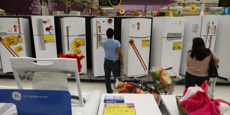 Crise elétrica e alta da inflação devem afetar vendas de eletrodomésticos