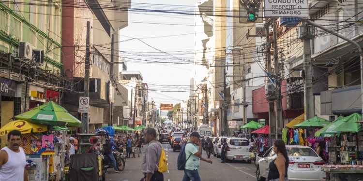 Vendas no comércio crescem 10,1% no primeiro semestre, diz Serasa