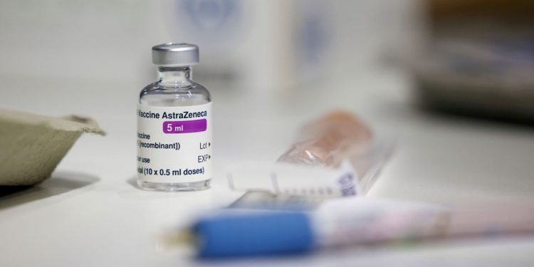 Fiocruz projeta mais 70 milhões de doses da AstraZeneca até fim do ano