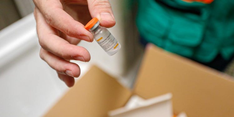 Ceará recebe um total de mais de 100 mil doses de vacinas, entre Pfizer e CoronaVac