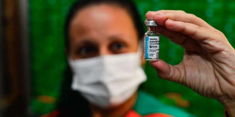 Ceará recebe nesta semana quase 500 mil doses de vacinas contra Covid-19