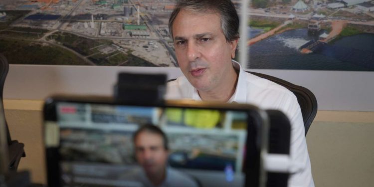 Governo do Ceará garante distribuição de absorventes íntimos higiênicos a estudantes da rede pública estadual