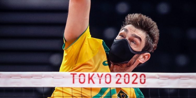 Seleção masculina de vôlei perde para Comitê Olímpico Russo e se distancia da ponta