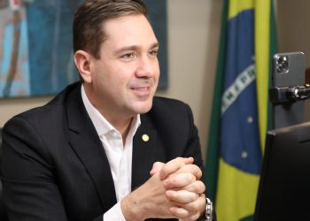 Eduardo Bismarck sugere PL concedendo à nadadora Maria Lenk a designação de Patronesse do Esporte Brasileiro