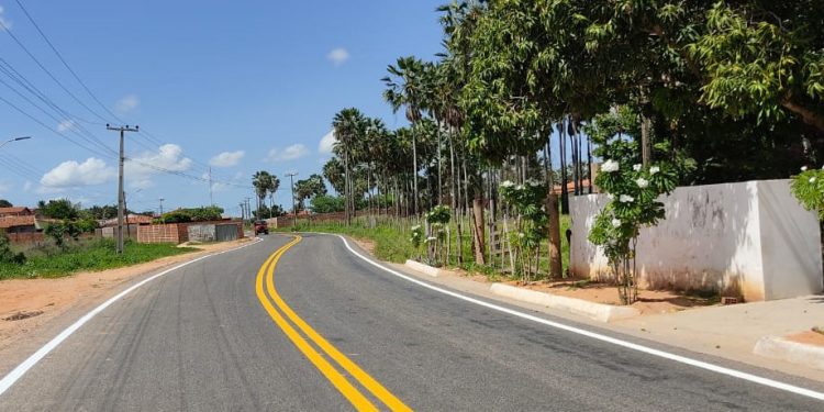 Nova rodovia ligando Aracati e Itaiçaba visa impulsionar carcinicultura e turismo