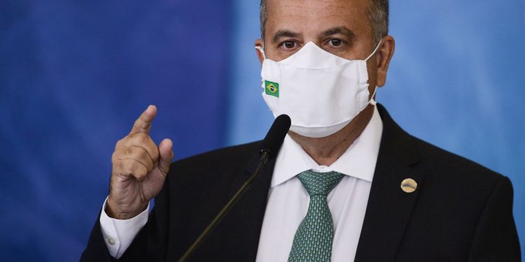 Ministro do Desenvolvimento Regional é operado na Bahia após mal-estar