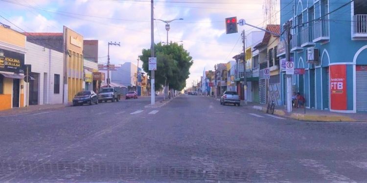 Aracati: saiba como fica o funcionamento do Comércio e dos Restaurantes com o novo decreto municipal