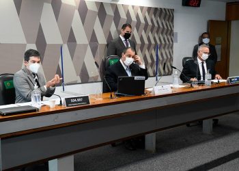 CPI quer avançar em denúncia de propina de US$ 1 por dose