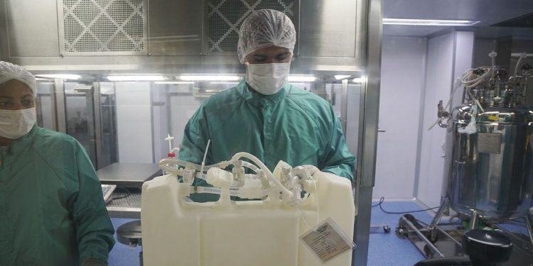 Covid-19: Fiocruz recebe neste sábado nova remessa de insumos
