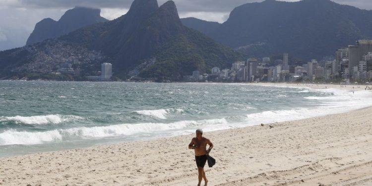 Operadoras de turismo não atingem 25% da média de embarque neste ano