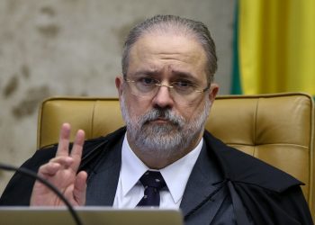 Omissão de Aras na defesa das urnas eletrônicas contraria histórico da PGR