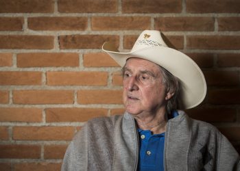 Famosos repercutem fala de Sérgio Reis; sertanejos silenciam