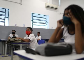 Com pandemia, 44% das crianças e adolescentes se sentiram mais tristes
