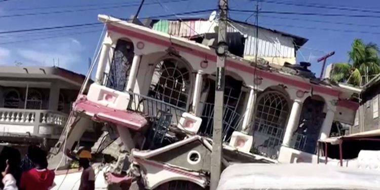 Número de mortos em terremoto no Haiti chega a 724