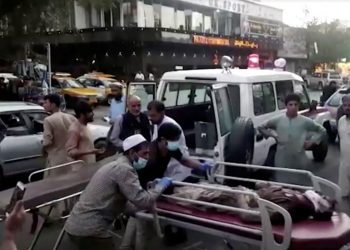 Estado Islâmico reivindica autoria de ataque no aeroporto de Cabul