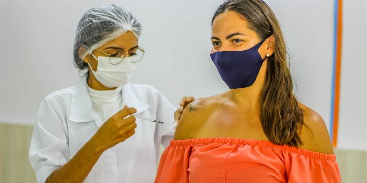 Aracati realizou Mutirão de Vacinação contra Covid-19 nesta terça (10)