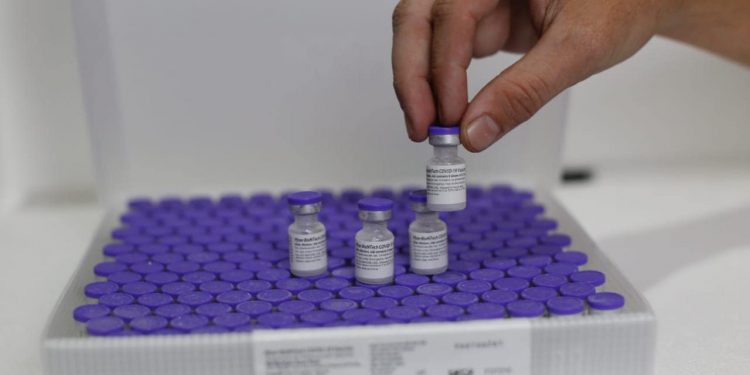 Ceará recebe quase 230 mil doses de vacinas contra Covid nesta sexta-feira (13)