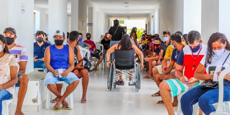 Aracati abre agendamento para vacinação contra Covid-19 de pessoas de 18 a 24 anos nesta segunda (23)