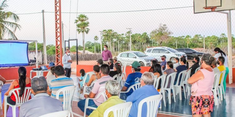 Nova reunião do Projeto ‘Aracati + Frutas’ acontece no Cantinho, com presença de agricultores