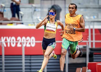Paralimpíada: Thalita Simplício fica com a prata nos 400 m classe T11