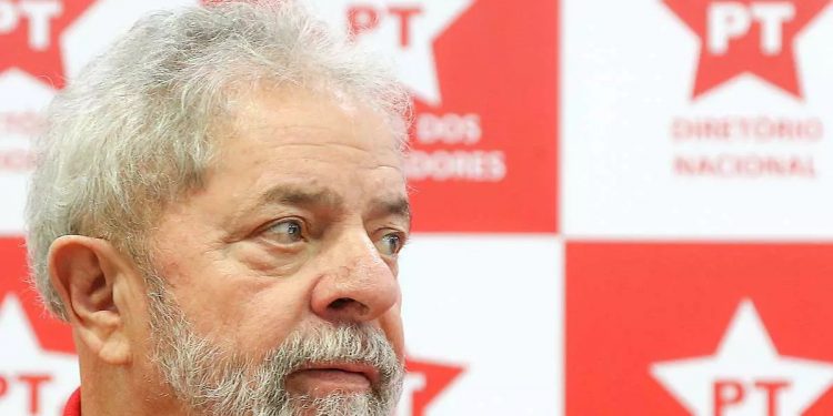 Lula vê resistência em canal com militares