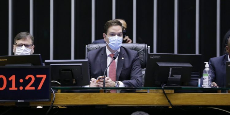 Deputado sugere a aplicação da terceira dose da vacina em idosos e pessoas com comorbidade