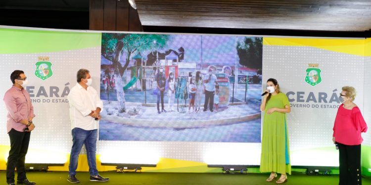 Governo do Ceará inaugura brinquedopraças e academias ao ar livre em Pacajus e Icapuí