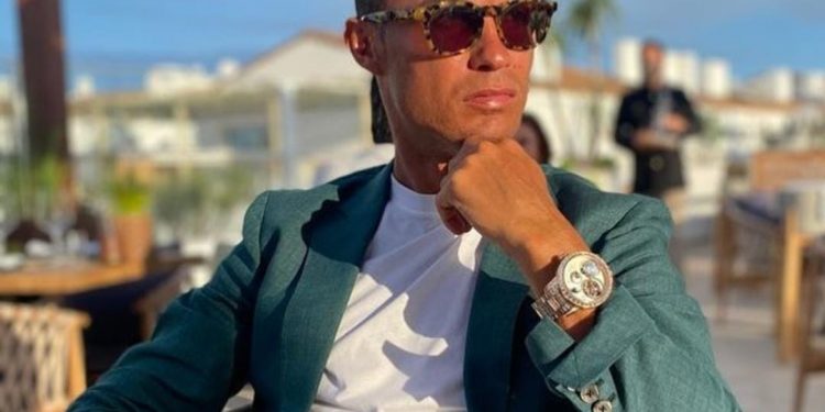 Cristiano Ronaldo volta ao Manchester United após 12 anos