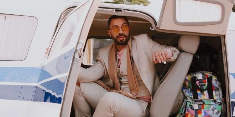 Gil do Vigor comemora chegada do dia da viagem aos EUA: ‘Gratidão’