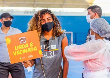 Aracati abre hoje (31), agendamento para vacinação contra Covid-19 de pessoas de 15 a 17 anos