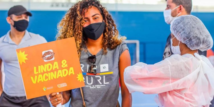 Aracati abre hoje (31), agendamento para vacinação contra Covid-19 de pessoas de 15 a 17 anos