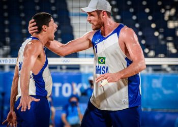 Alison e Álvaro vencem mexicanos e vão quartas do vôlei de praia