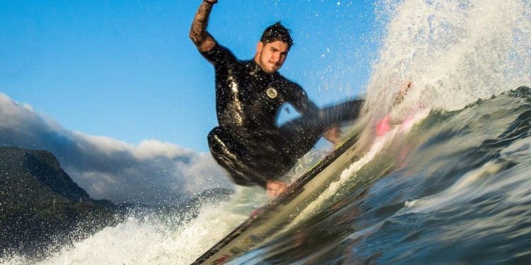 gabriel medina é tricampeão mundial!