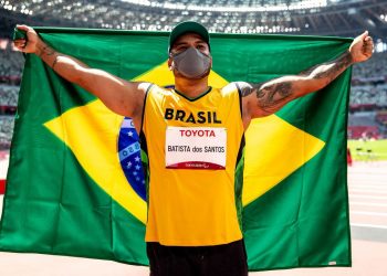 Claudiney dos Santos é bicampeão paralímpico no lançamento de disco