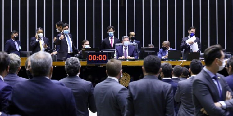 Câmara aprova cassação do mandato da deputada Flordelis