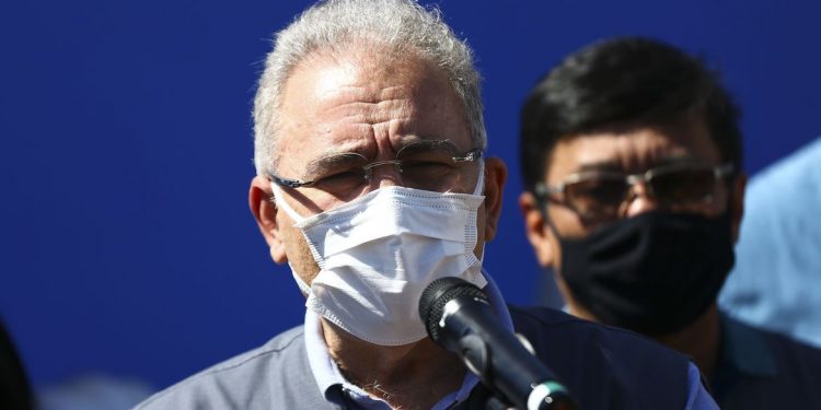 Intervalo de aplicação da Pfizer diminuirá em setembro, diz Queiroga