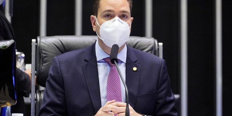 Do youtuber ao entregador, Deputado Federal Eduardo Bismarck indica projetos para a valorização dos trabalhadores