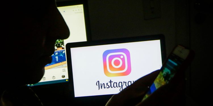 Facebook sabe que Instagram é risco para saúde mental de adolescentes, diz jornal