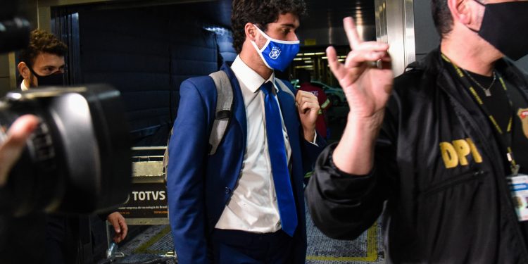 PF abre inquérito para investigar argentinos sob suspeita de crime de falsidade ideológica