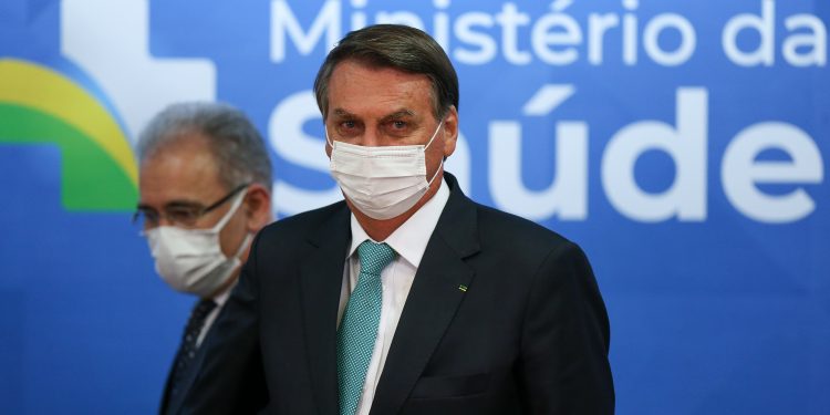Anvisa recomenda isolamento de comitiva de Bolsonaro após infecção de Queiroga