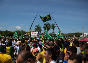 Protestos são marcados por desrespeito a protocolos sanitários contra a Covid