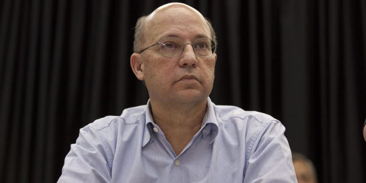 Morre aos 67 anos Carlos Neder, ex-deputado e fundador do PT