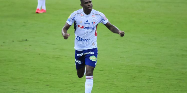 Fortaleza vence o Sport fora de casa e sobe para o 3º lugar