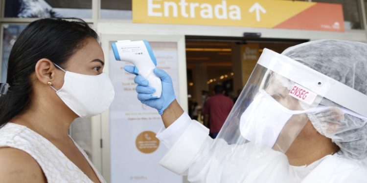 Aferição de temperatura deixa de ser obrigatória nos estabelecimentos cearenses