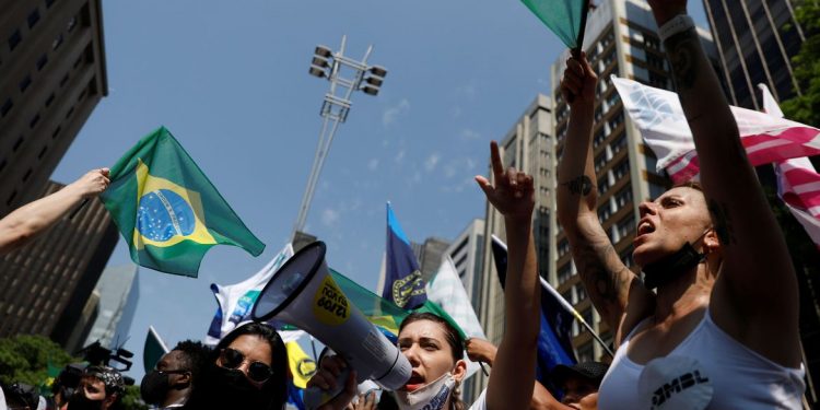 Capitais registram manifestações contra Bolsonaro