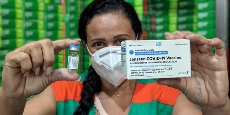 Ceará recebe mais 91 mil doses de vacinas contra Covid-19 para avançar na imunização completa da população