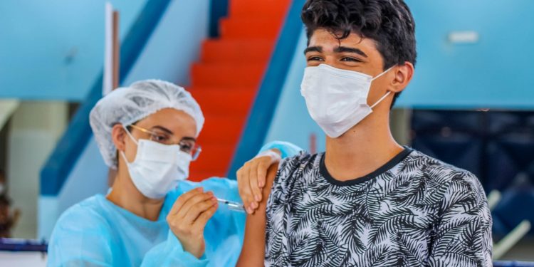 Brasil tem mais de 200 milhões de doses de vacinas aplicadas contra a Covid-19