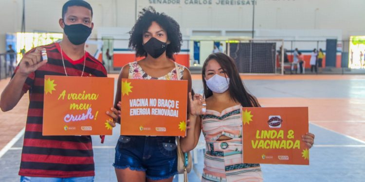 Aracati abre agendamento para vacinar contra Covid público de 12 a 17 anos