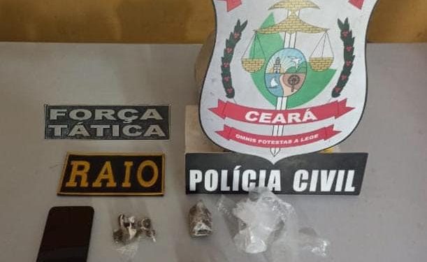 Aracati: em cumprimento a Mandado de Prisão, alvo da polícia e outro suspeito são presos em flagrante por tráfico de drogas