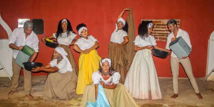 Espetáculo de dança “Lavadeiras do Povo” se apresenta no Chafariz da Cacimba do Povo